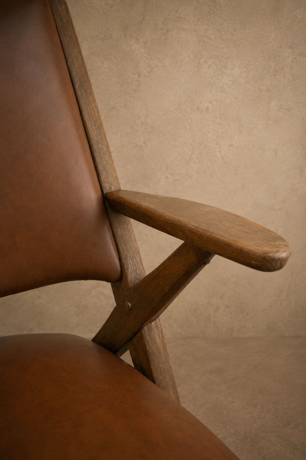 Pair of Mid-Century Armchair with Leather Upholstery and Oak Frame