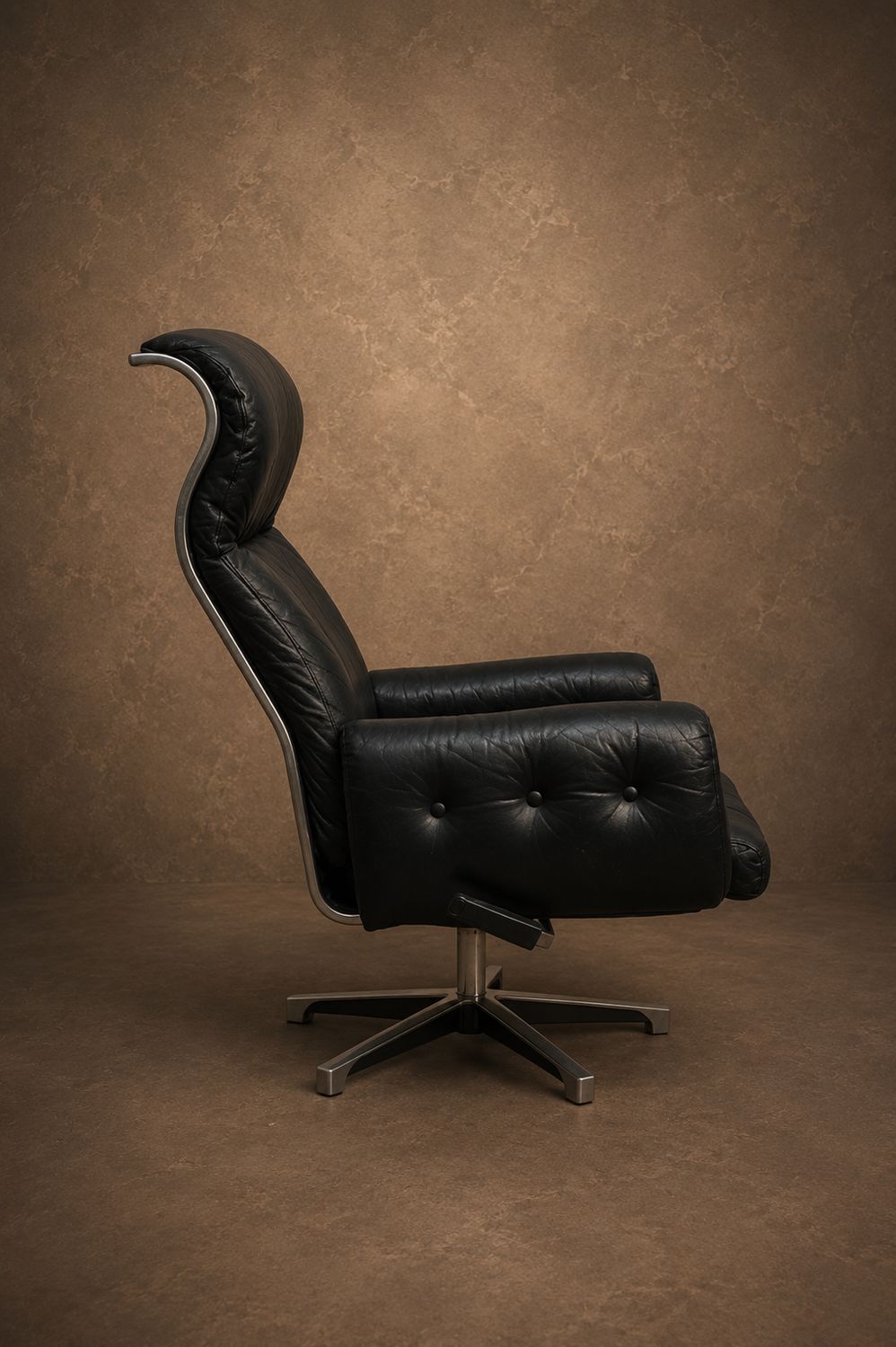 Mid Century Modern Swivel and Recliner Chair in Black Leather in the Style of Eric Sigfrid Persson, Sweden, c.1960's