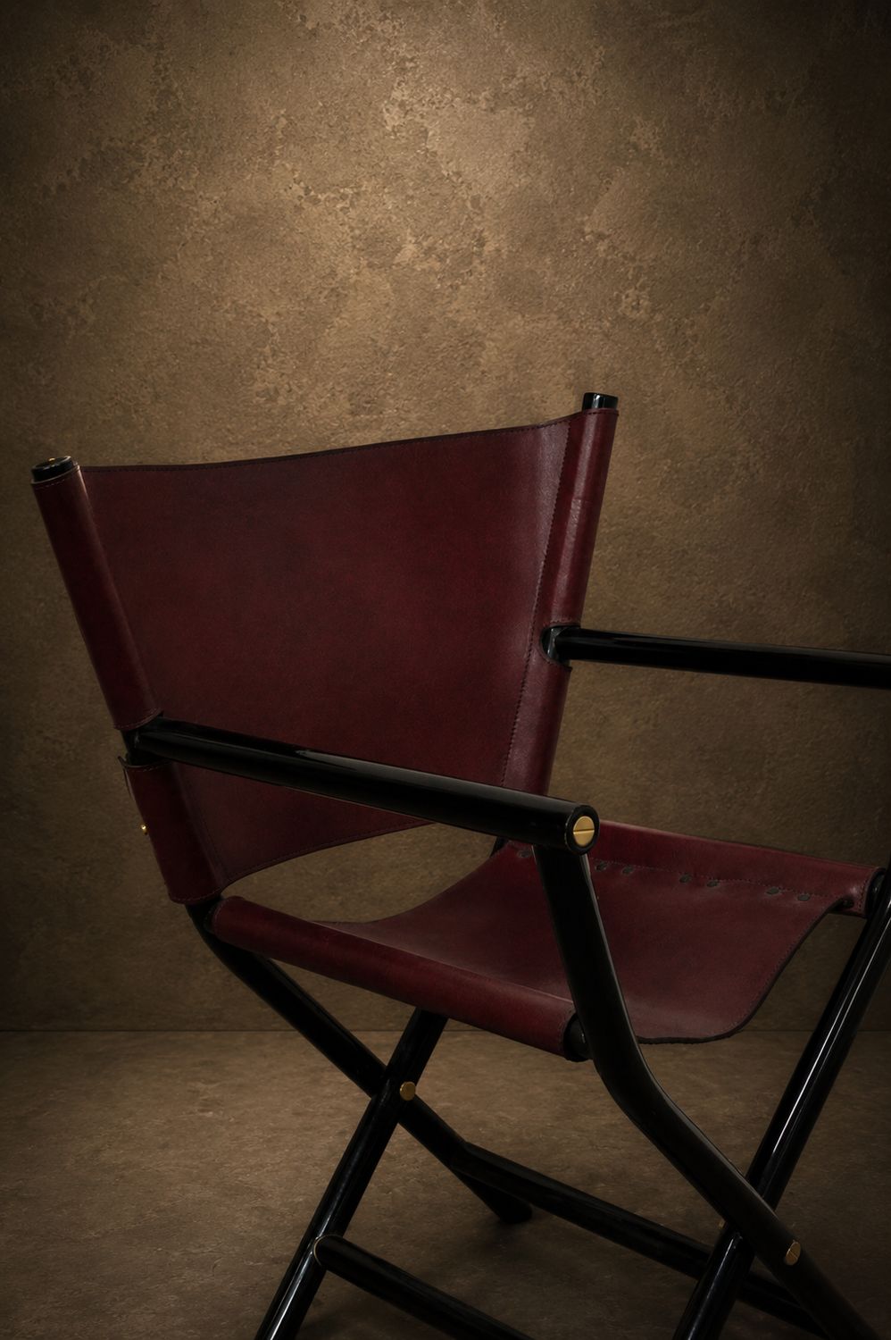 Sling Chair in Red Leather and Lacquered Frame