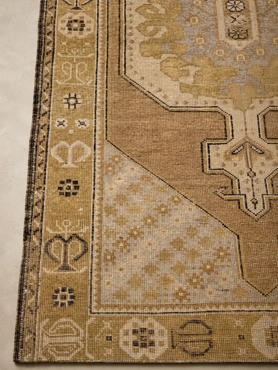 Oushak Design Rug, 4' 0" x 6' 10"