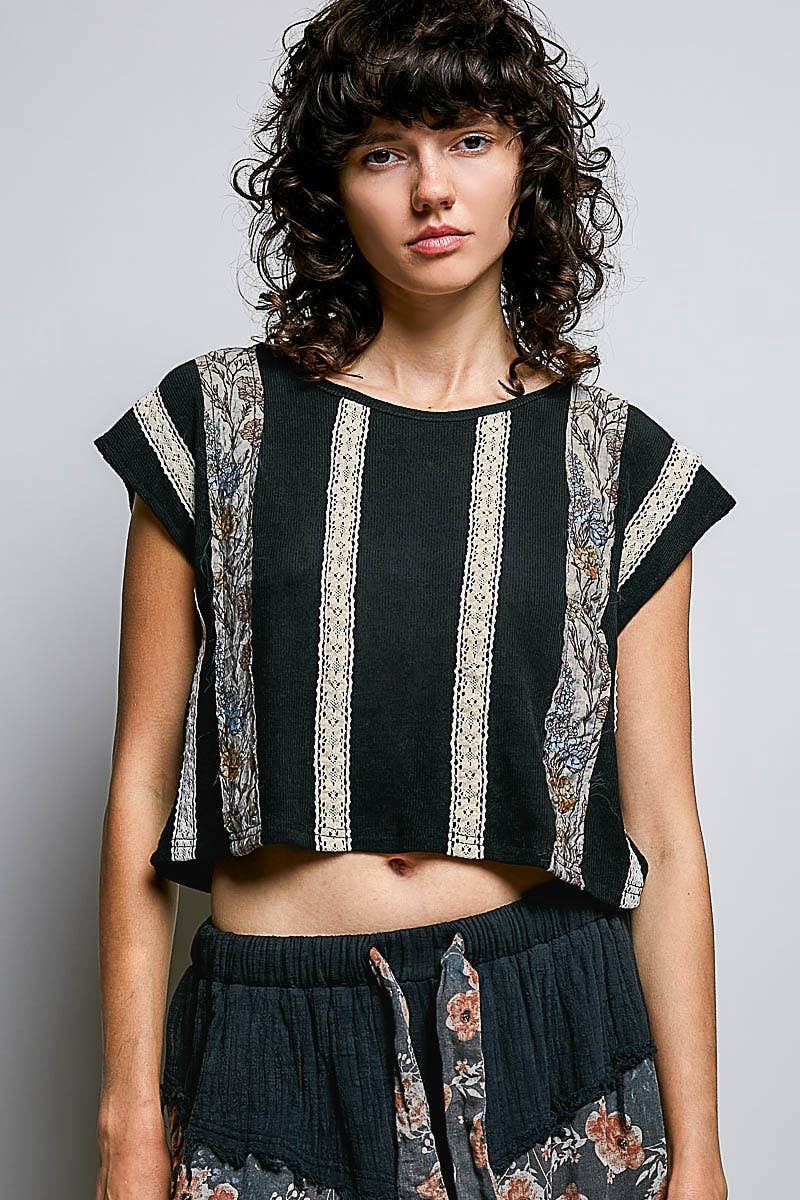 Round Neck Trim Point Floral Patch Sleeveless Top