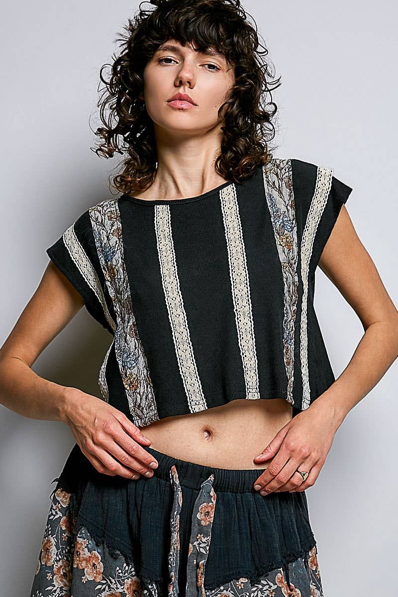 Round Neck Trim Point Floral Patch Sleeveless Top