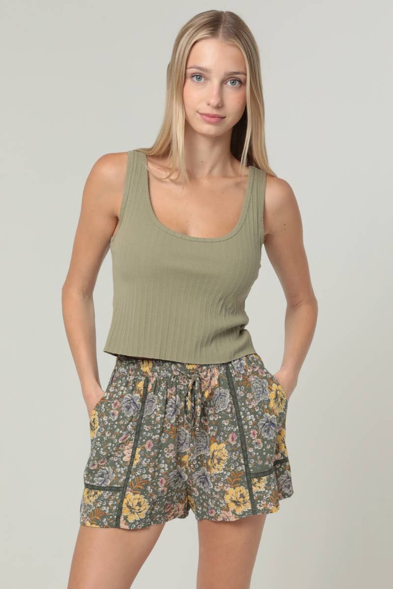 Lace Trim Floral Print Shorts