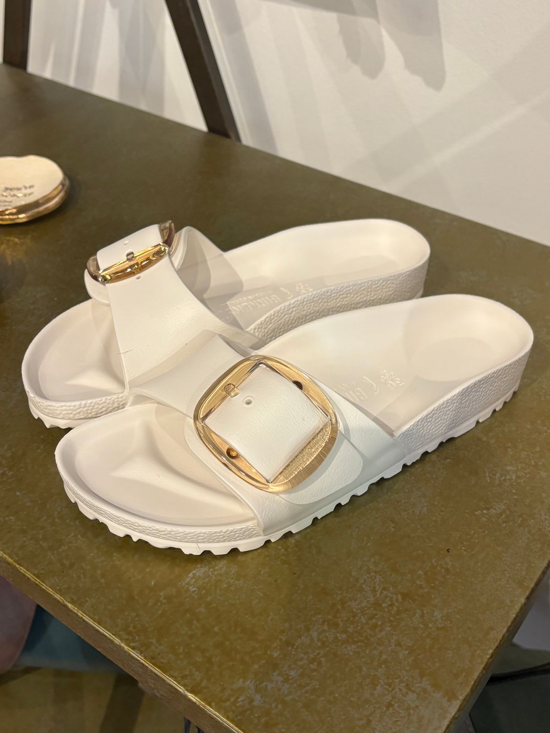 Madrid Big Buckle EVA- Eggshell