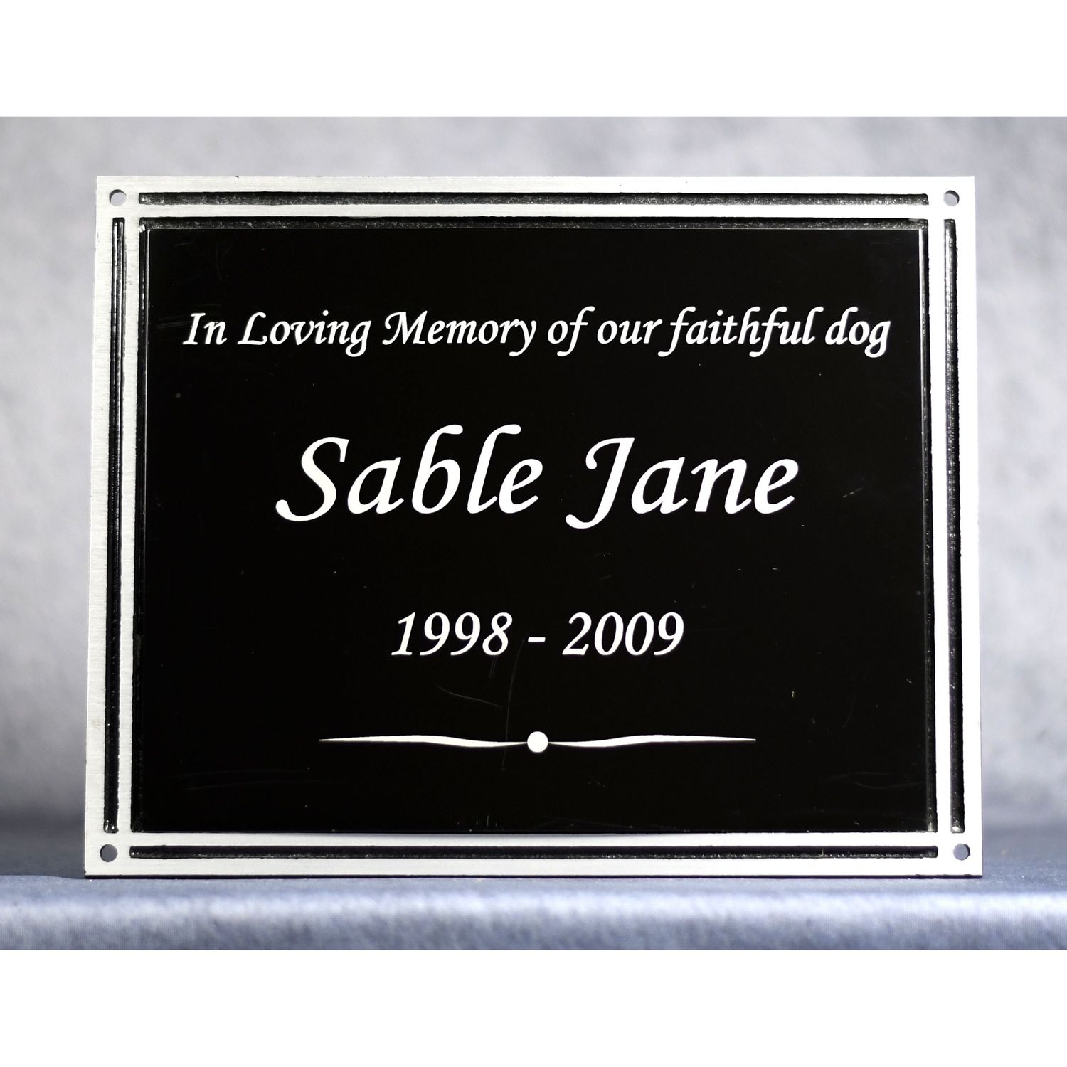 Cast Aluminum Black/Silver Plaque Cast Aluminum Black/Silver Plaque