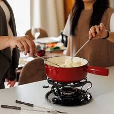SWISSMAR LUGANO CAST IRON FONDUE (RED)