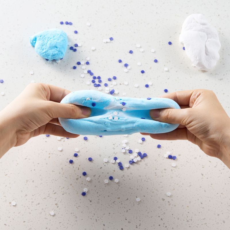 CHANUKAH SLIME,BLUE/WHT,W/DREIDELS,JELLY SCENT,3.5", 6/DISP