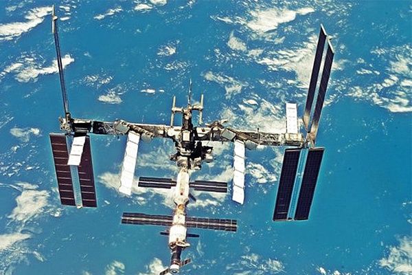 Space, Sci-Fi and TV Dragon 1/400 International Space Station