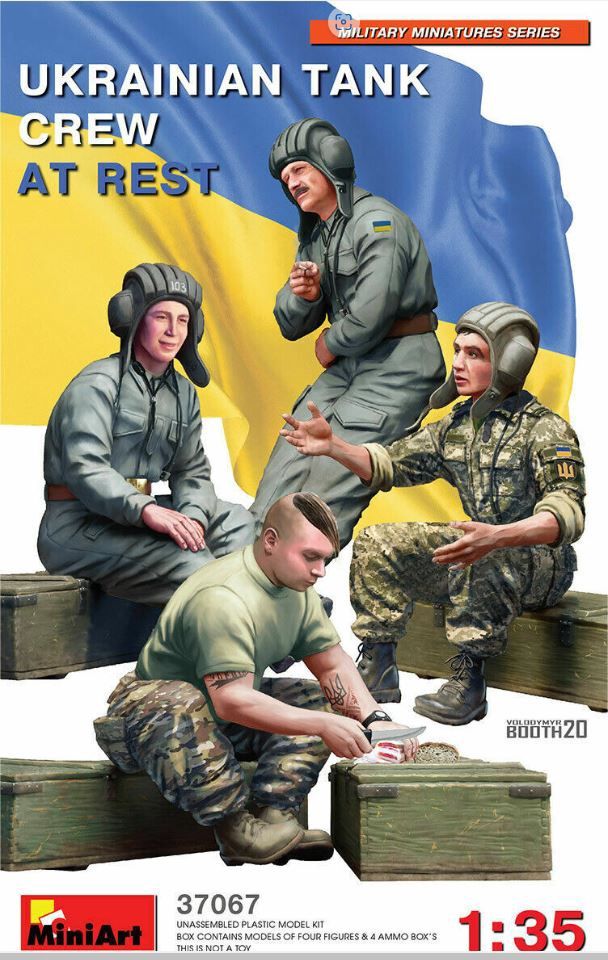 Military MiniArt 1/35 Ukrainian Tank Crew at Rest