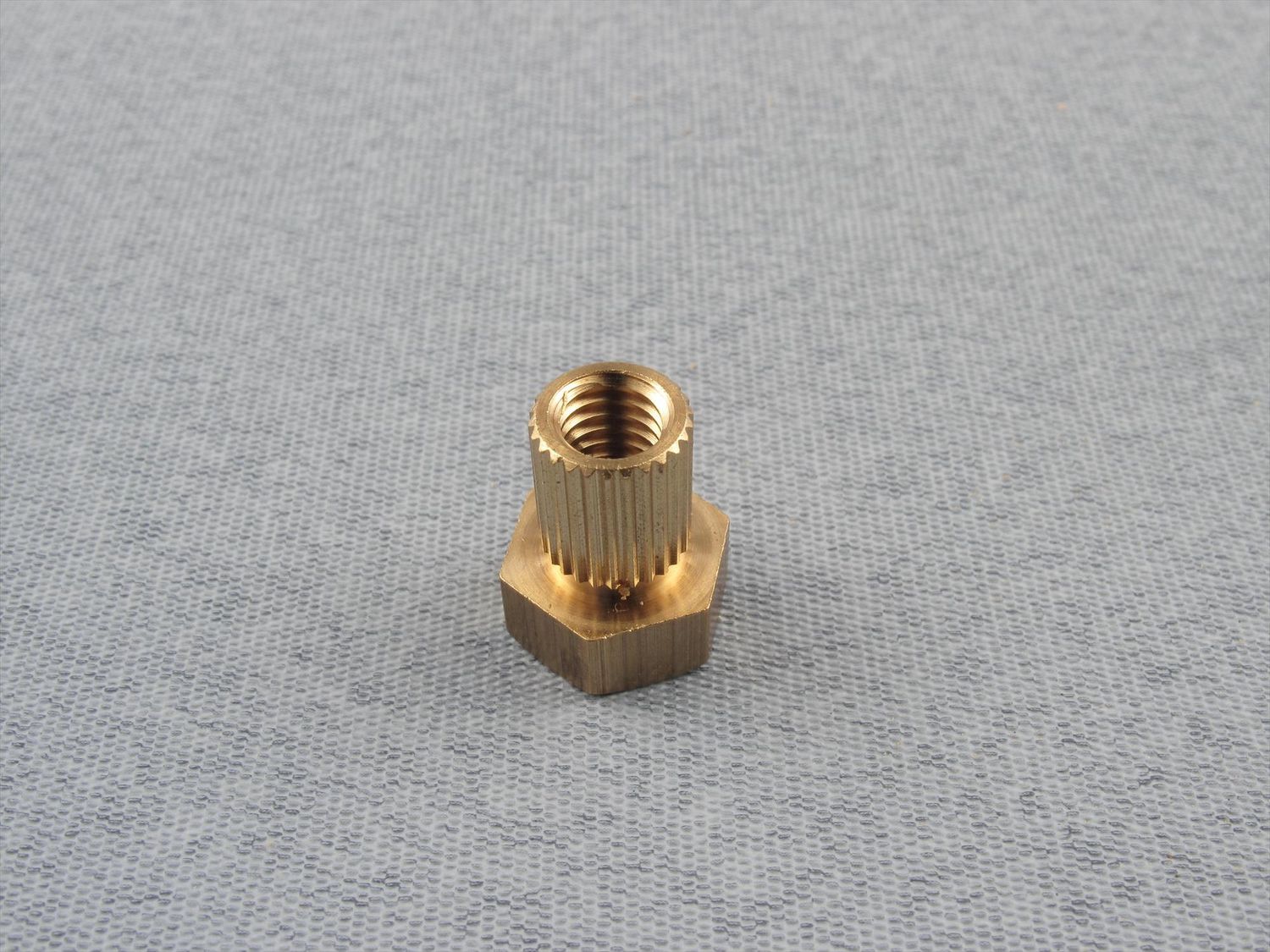 Couple - Tapped Insert 1/4" BSF