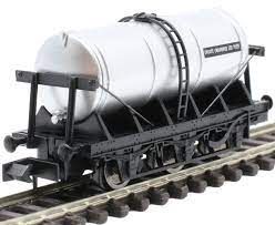 6 Wheel Milk Tanker United Creameries