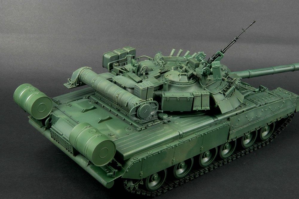 Military Ryefield 1/35 T-80U Russian Main Battle Tank