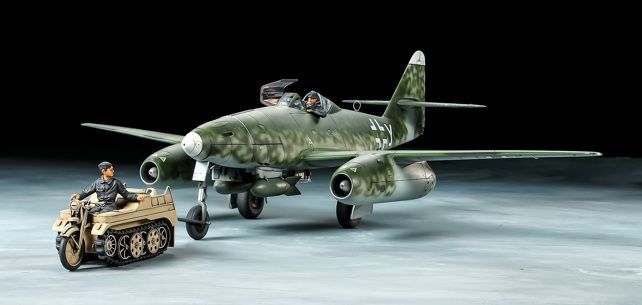 Aircraft Tamiya 1/48 Me262A-2a &amp; Kettenkraftrad Tractor