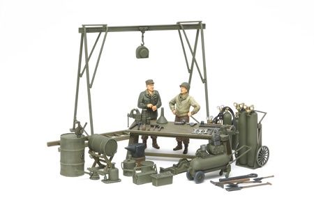 Military Tamiya 1/35 WWII US Field Maintenance Yard