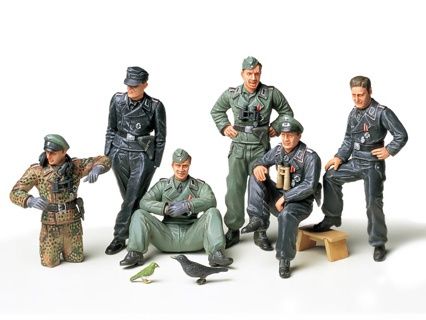 Military Tamiya 1/35 German Tank Crew At Rest