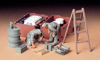 Military Tamiya 1/35 German Tank Engine Maintenance Crew Set