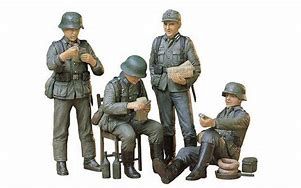 Military Tamiya 1/35 German Soldiers At Rest