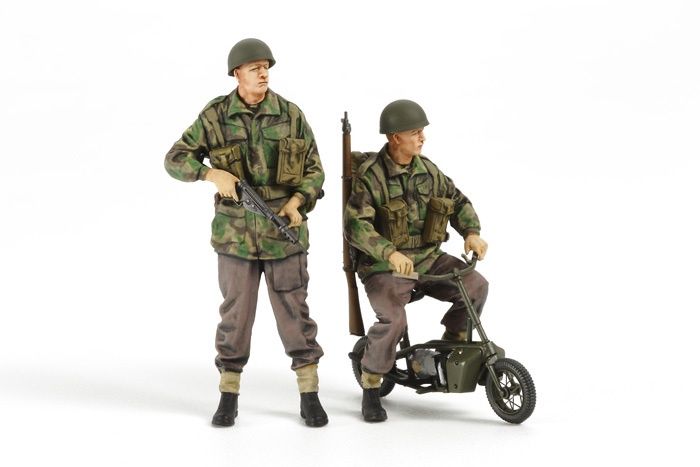 Military Tamiya 1/35 British Paratroopers with Small Motorbikes
