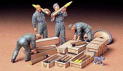 Military Tamiya 1/35 German Ammo Loading Tank Crew