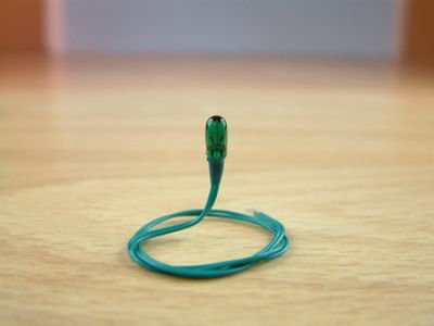 GOW 3v Green Bulbs (10)