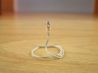 GOW 3v Clear Bulbs (10)