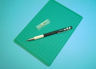 Stencil and Decal Knife with Cutting Mat