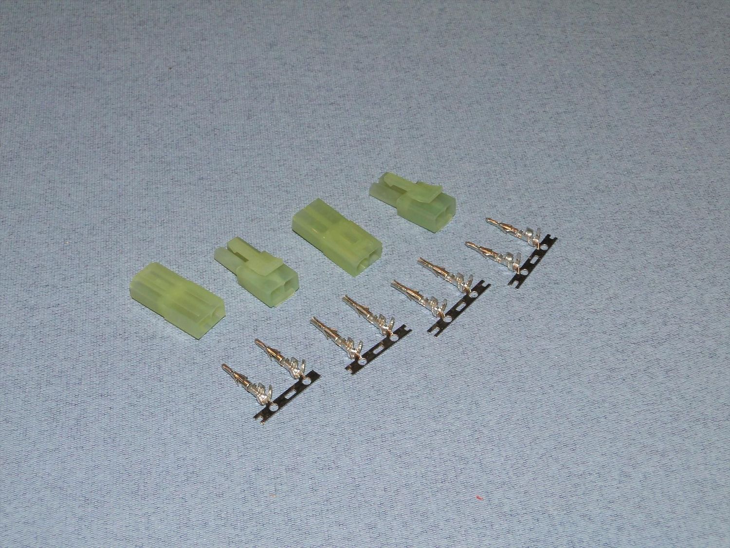 Mini Tamiya Connectors (2 Pairs)