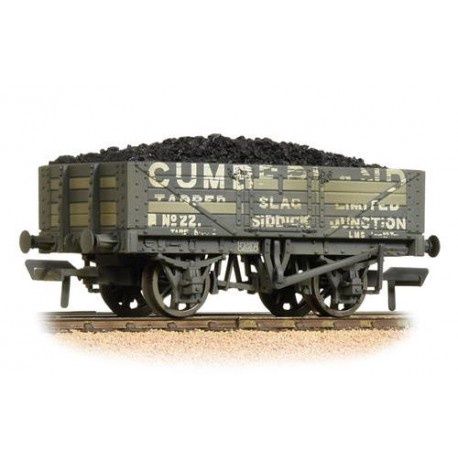 5 Plank Wagon Wooden Floor Cumberland Weathered w/ Load - OO