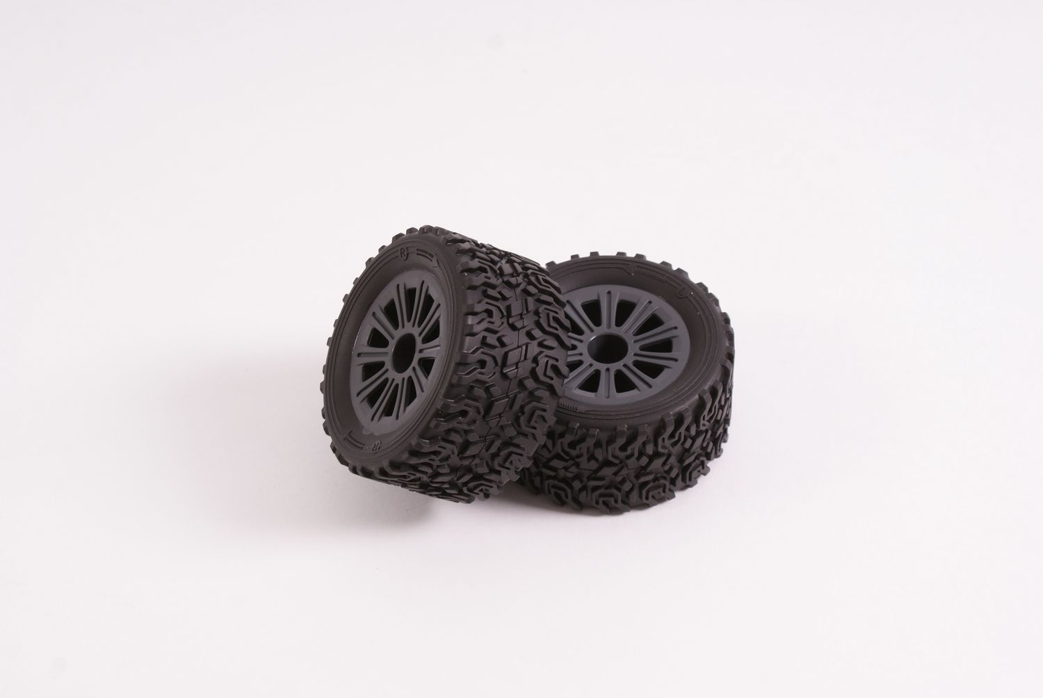 PD Racing 1/16th Wheel and Tyre Pair