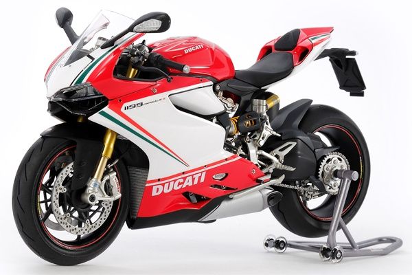 Cars, Bikes and Trucks Tamiya 1/12 Ducati 1199 Panigale S Tricolore