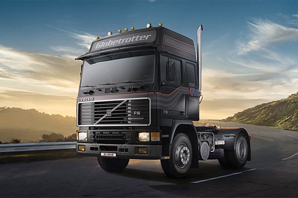 Cars, Bikes and Trucks Italeri 1/24 Volvo FH-16 Globetrotter