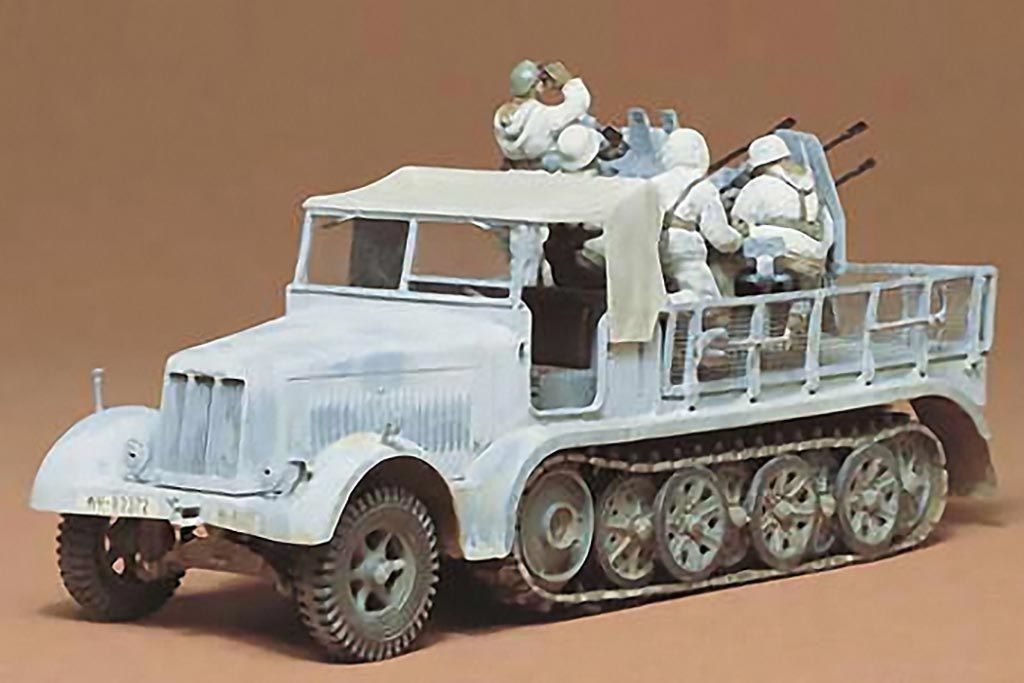 Military Tamiya 1/35 German 8T Half Track SDKFZ 7/1
