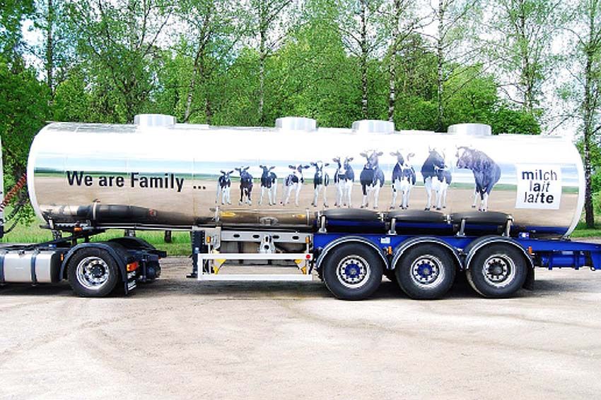 Cars, Bikes and Trucks Italeri 1/24 "The Family" Tanker Trailer