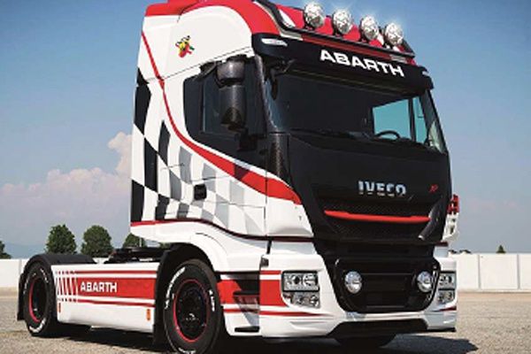 Cars, Bikes and Trucks Italeri 1/24 IVECO HI-WY ABARTH SHOWTRUCKS