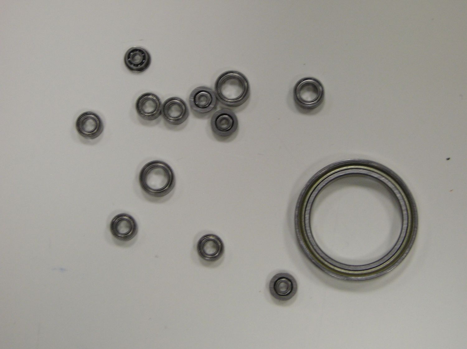 Neon Blaze V2 Bearing Set