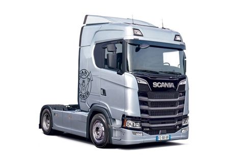 Cars, Bikes and Trucks Italeri 1/24 Scania S770 4x2 Normal Roof "Grey Cab"