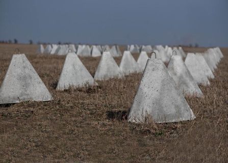 Military ICM 1/35 Dragons Teeth Anti-Tank Obstacles