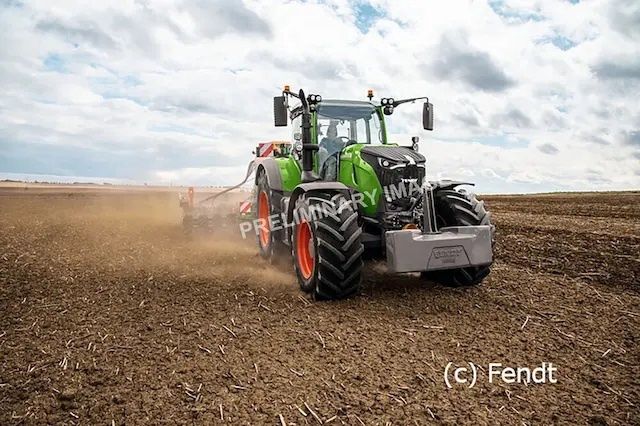 Cars, Bikes and Trucks Revell 1/24 Fendt 728 Vario Tractor (Click System)