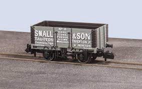 7 Plank Wagon Small &amp; Sons