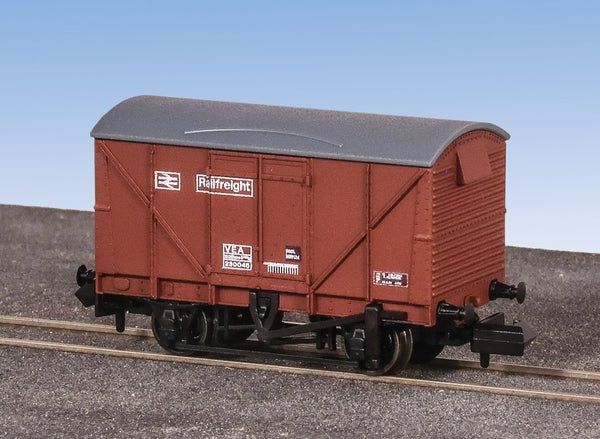 BR Vanfit Wagon Plywood BR Railfreight Bauxite