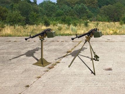 Military ICM 1/35 DShKM Heavy Machine Gun with Support/Tripod