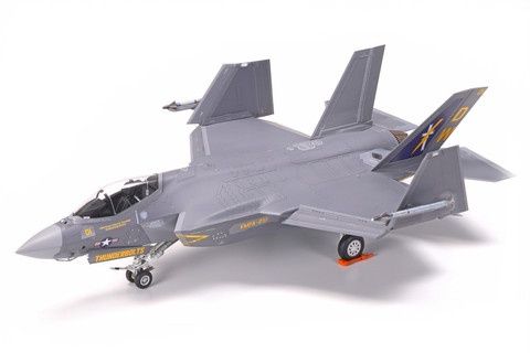 Aircraft Tamiya 1/72 F-35C Lightning II