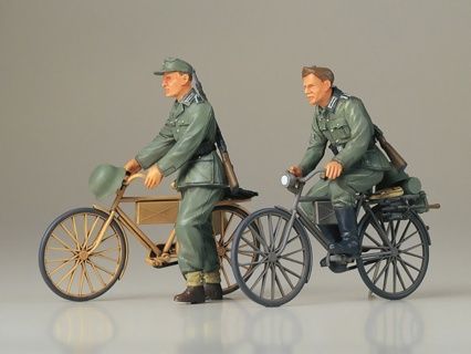 Military Tamiya 1/35 German Soldiers with Bicycles