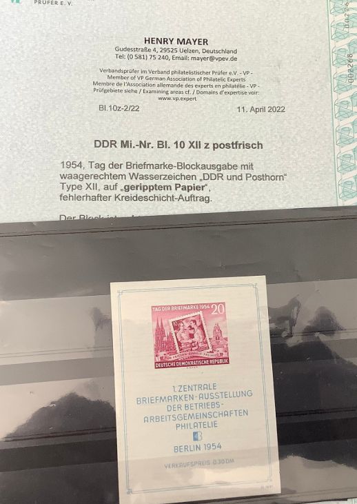 1954 : DDR Berlin bloc on striped paper certified Mayer - MNH - Michel bloc 10 XIIz - Value : 1.200 euro