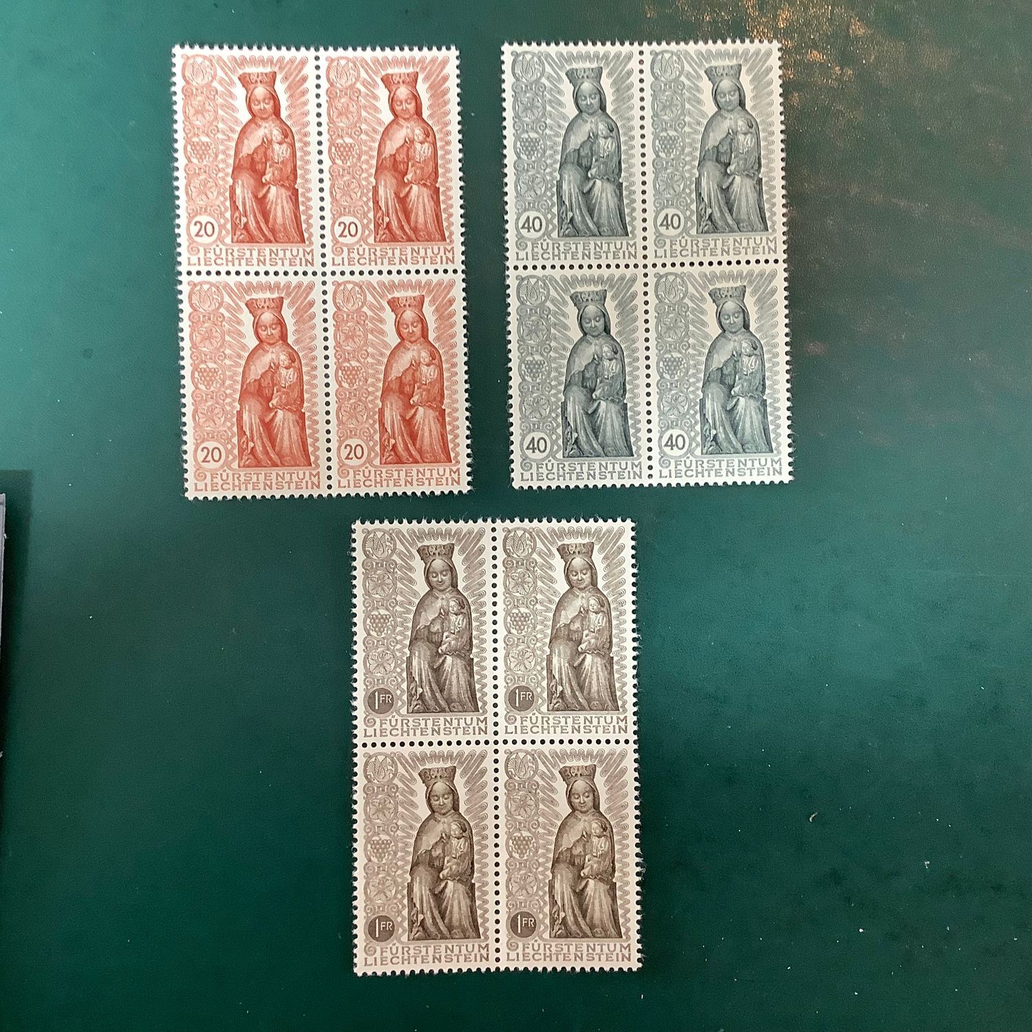 1954 : Madonna in bloc of 4 - Michel 329/331 - MNH - Value : 260