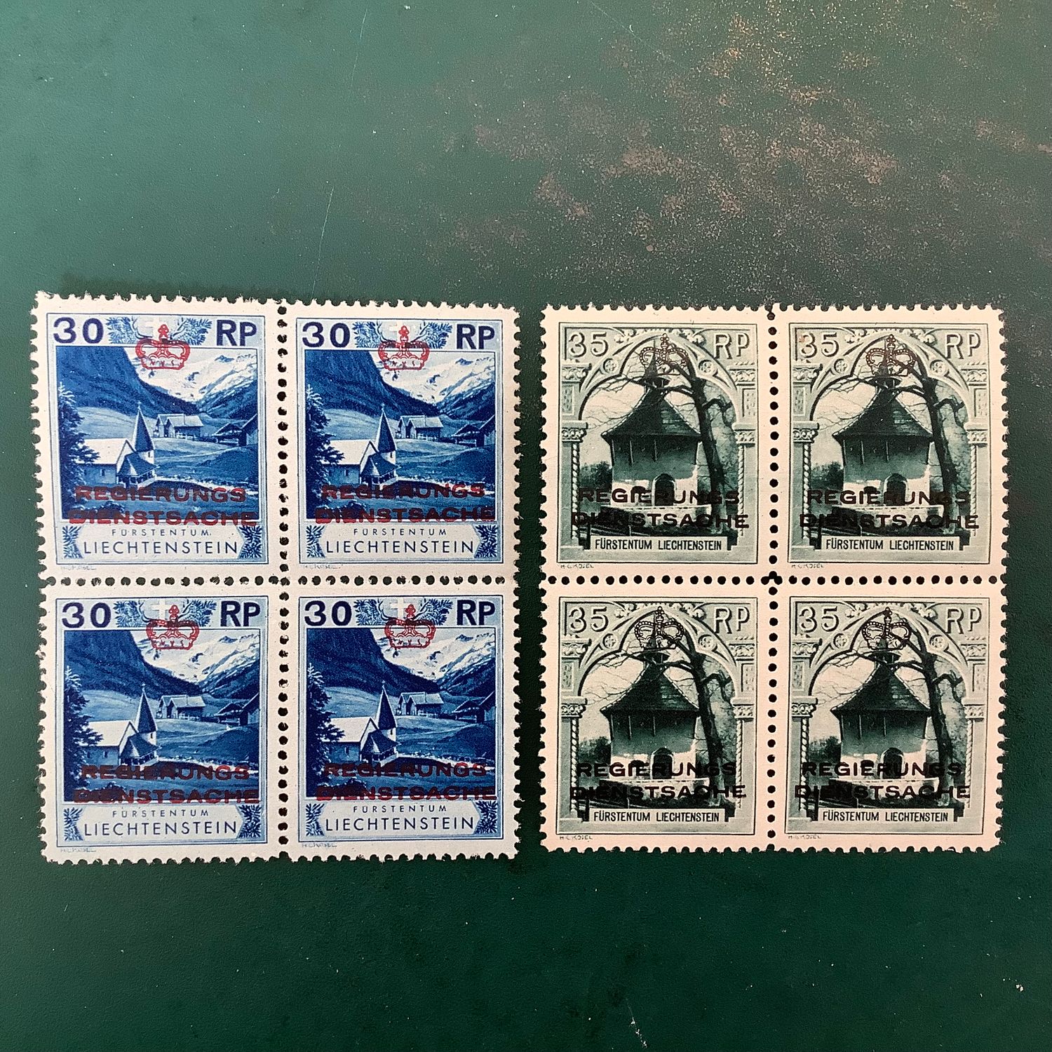 1932 : Service stamps 30 and 35 Pf in bloc of 4 - Michel 4/5 - MNH/MH - Value : 315