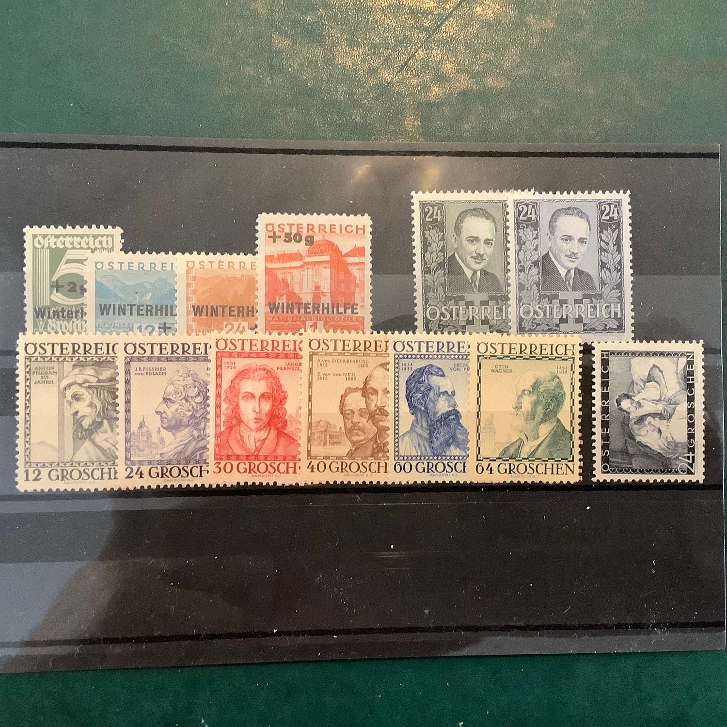 1933/1934 : 4 complet set with builders - Michel 563/566 and 589/597 - MNH - Value : 260 euro