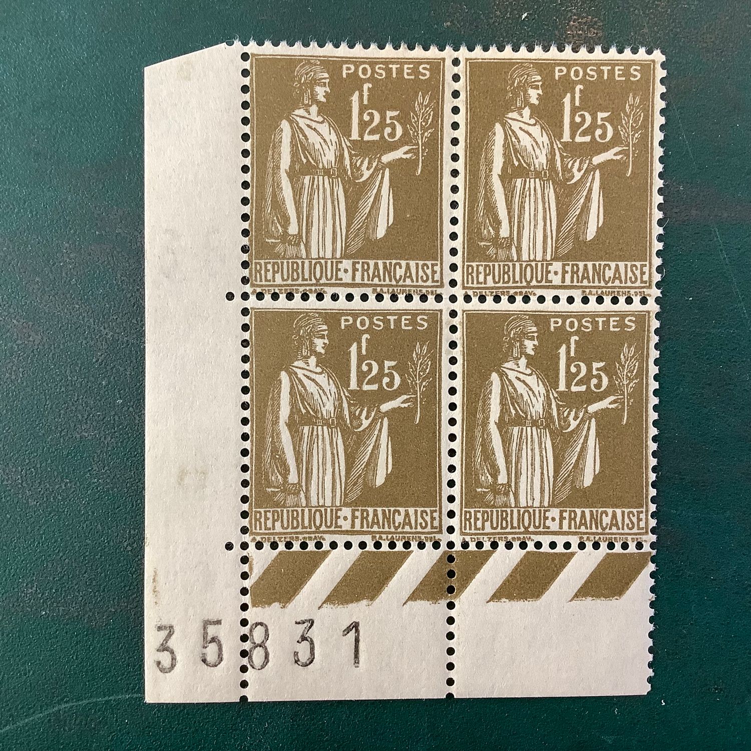 1932 : 1,25Fr Paix in bloc of 4 - Yvert 287 - MNH - Value : 1.050