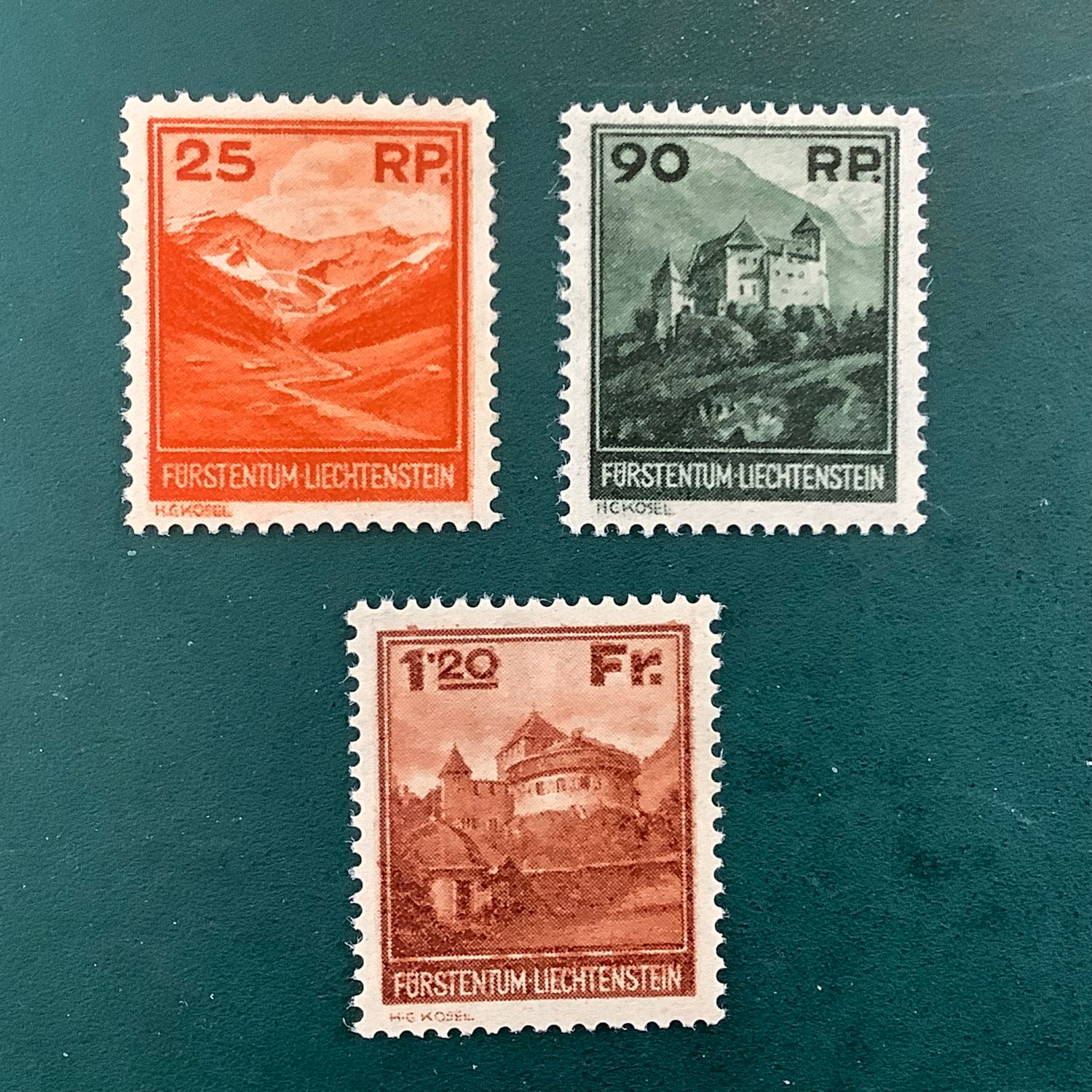 1933 : Landscapes and buigings - Michel 119/121 - MNH -Value : 1.000