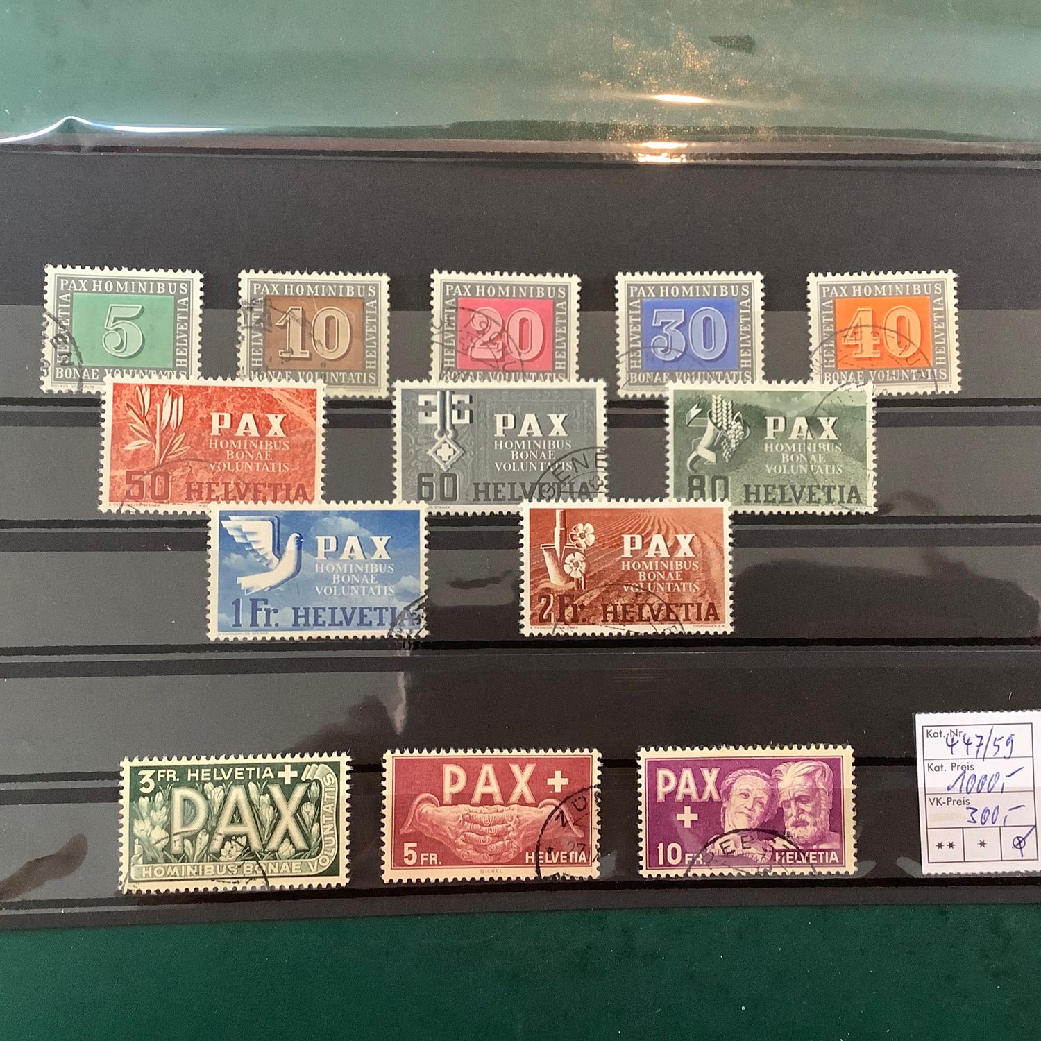 1945 : PAX - Michel 447/459 - Value : 1.000